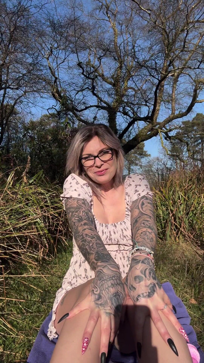 JessieRaexx: Divertimento Con Il Toy All'aperto