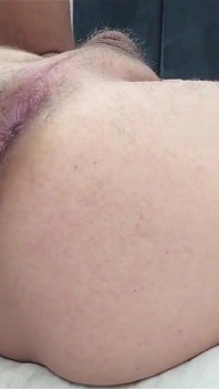 Bottom isst heterosexuellen arsch und sperma im arsch
