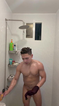 Twink Filipino Caliente Masturbado En Una Ducha Caliente