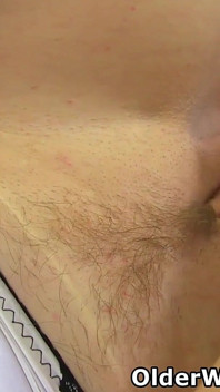 Naughty MILF Toni Lace From Scotland Spreads Her Gorgeous Pussy Lips