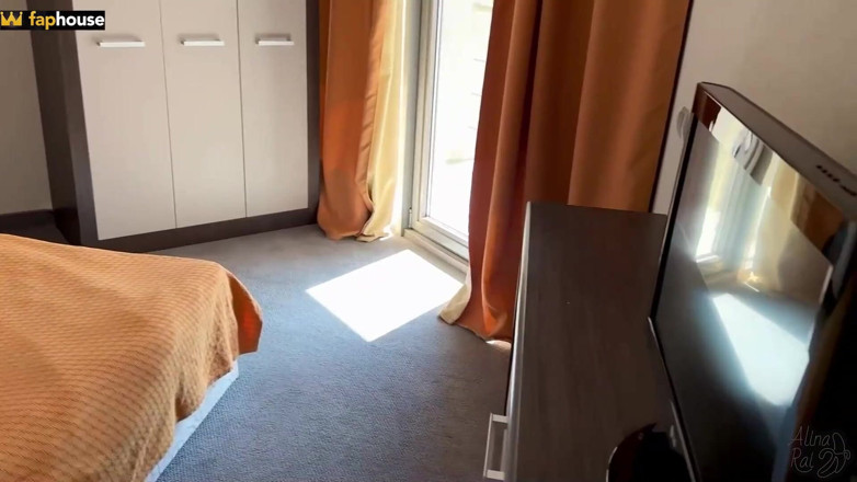 Alina Rai: Oplanerat sex i ett hotellrum mellan styvson och hans styvmamma