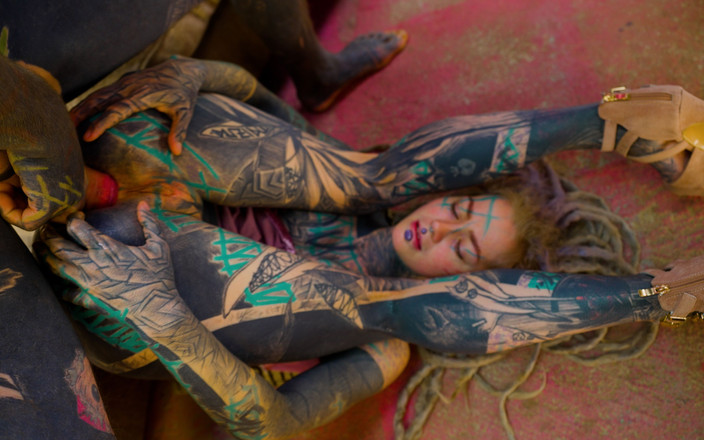 Z-Filmz: Seksi alt dreadhead kız götüyle büyük bir yarağa biniyor