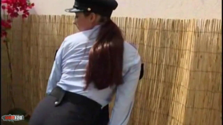 MMM100: Eva: Ładna brunetka z dużymi piersiami Eva Getting Naked