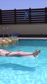 Von Fremdem Im Urlaub Am Pool Abgefickt Und Reingespritzt !!