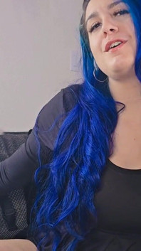 Bądź sex kotkiem na Halloween: POV przekonany do cross-dress publicznie przez twoją dziewczynę