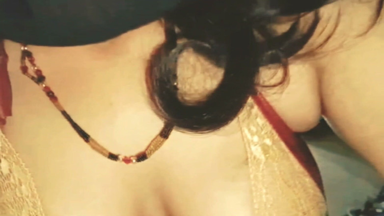 Indian leaks: Fluyó del coño de Gaf y su esposo lo vio
