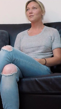 Kristi love在她的第一部色情电影中炫耀她完美的身体