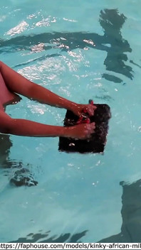 Flashing in the Second Hand Shop 01 & Learning to Swim, Lesson 02