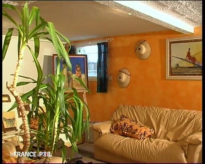 French Family Secrets: Papy voyeur doet een jonge roodharige meid in netkousen met...