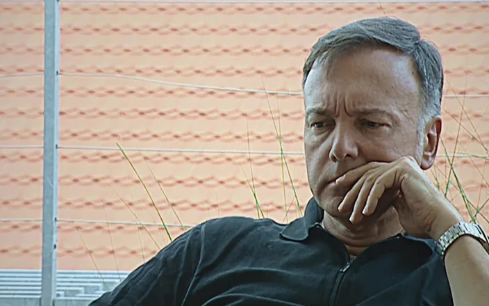 Antonio Adamo Film: Zengin gavat karısını iki koruma tarafından sikiyor.