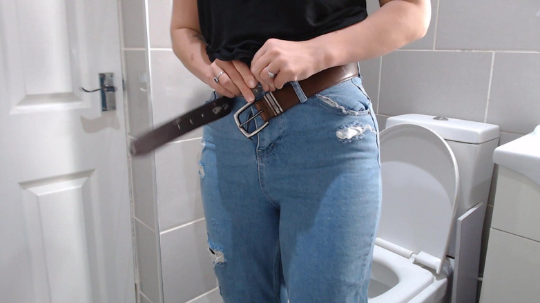 Ripley sweet studio: Disperată după pișat