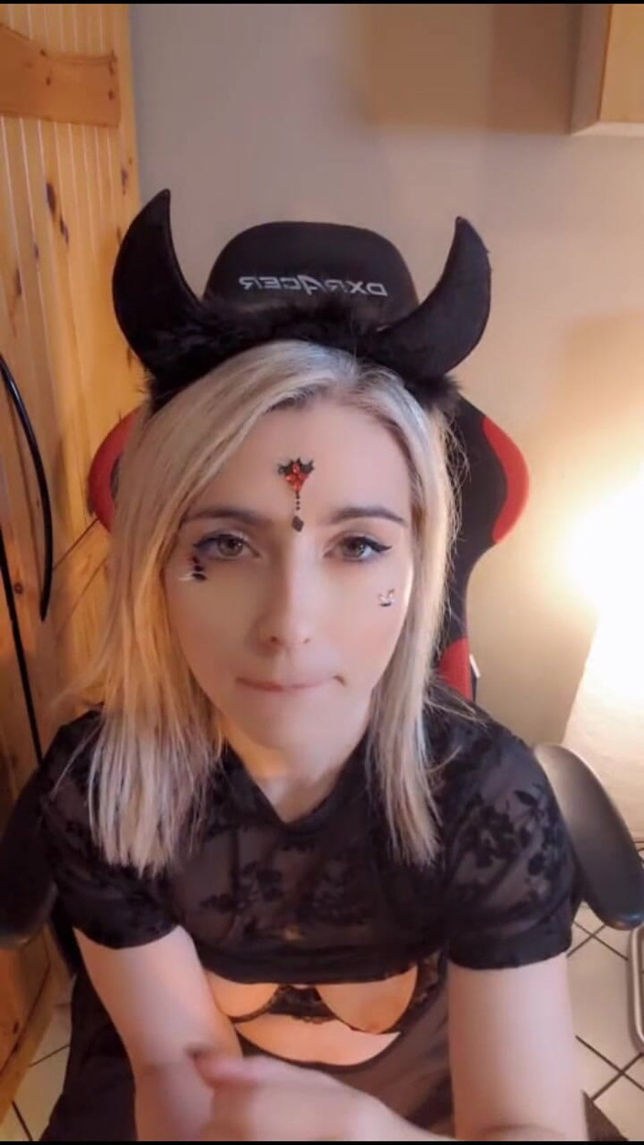 Lisaonthemoon: Dark Devil Cosplay