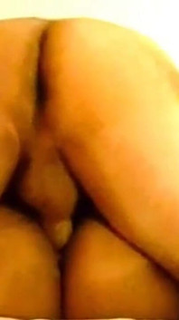 Stiefzoon gecreampied zijn milf stiefmoeder en blijft neuken nadat ze in haar diepe milf stiefmoeder druipt van creampie