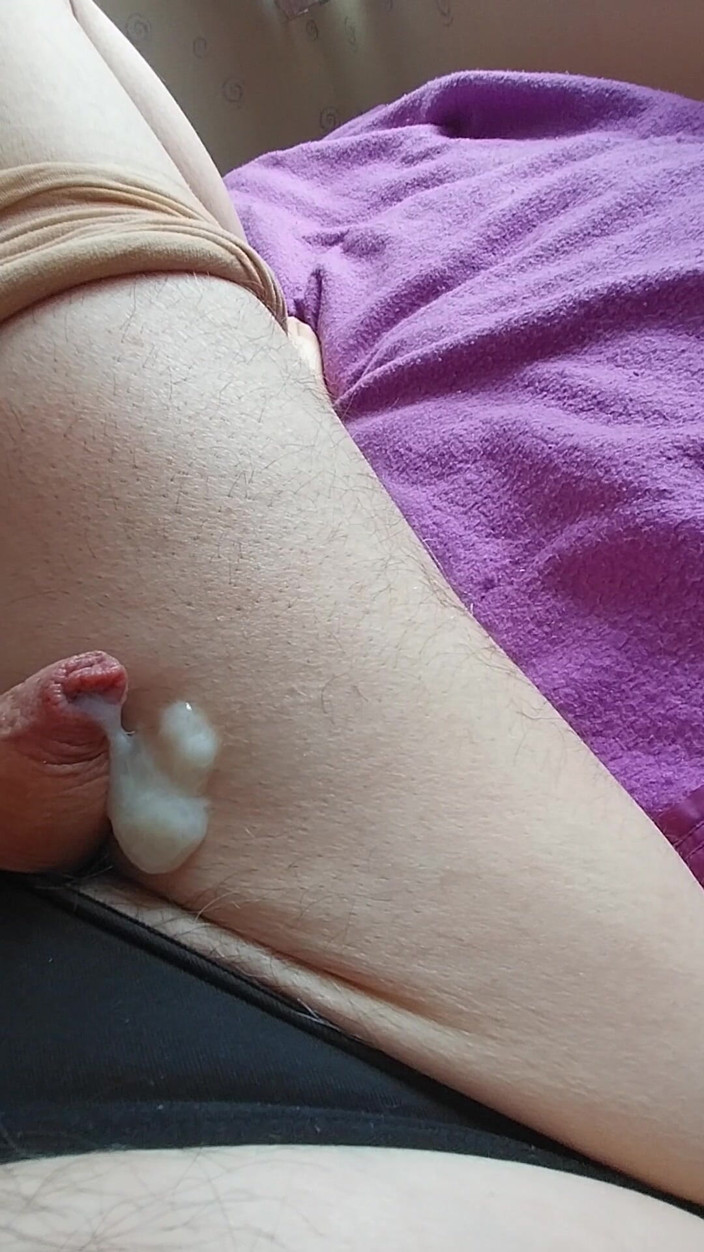 Cindy Belfast: Sissy Cum-slut Cumshot