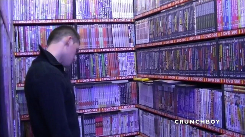 Crunch Boy: Femiante ikiz ayrı odada heteroseksüel meraklı tarafından sikiliyor