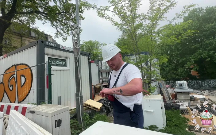 Micky Muffin Studio: The Construction Guys Know How to Fuck