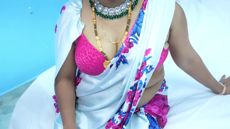 Nelam bhabhi: Hintli kadın masaj ve anal seks seksi ses