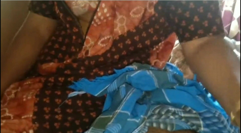 Skydreem1104: Als meisje uit Kozhikode, Kerala, heeft de leraar plezier door...