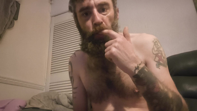 Smoking stoker: Mi sego il mio grosso cazzo, assaggiando il presborra e...