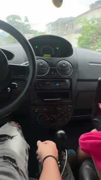 O fată latino face sex fierbinte cu un șofer de taxi, în loc să plătesc serviciul, îl duc la mine acasă să-mi facă sex tare
