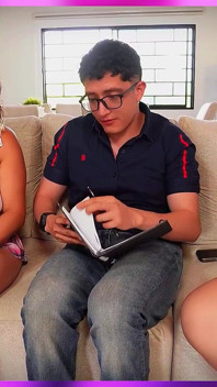 Nadržené studentky kouří péro své nerdovské učitelky