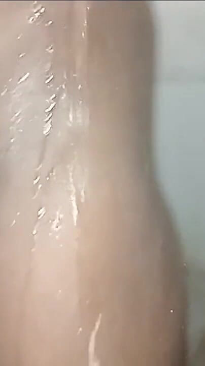 Full Showers (Cut Jelle)