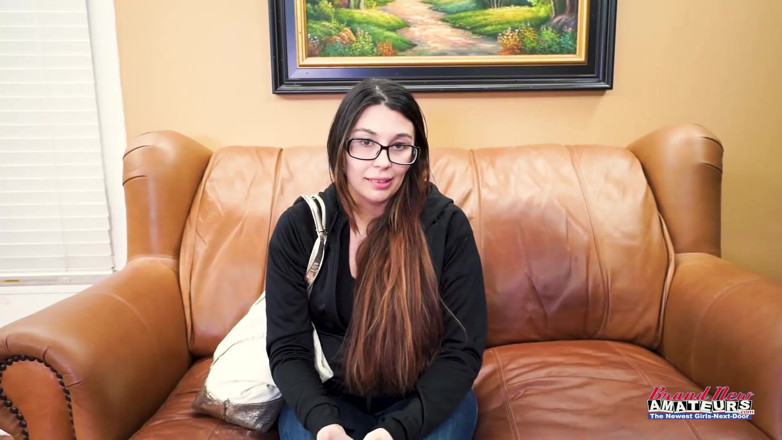 Brand New Amateurs: BrandNewAmateurs - Fiona mang thai bị đụ vào mông trong buổi thử...