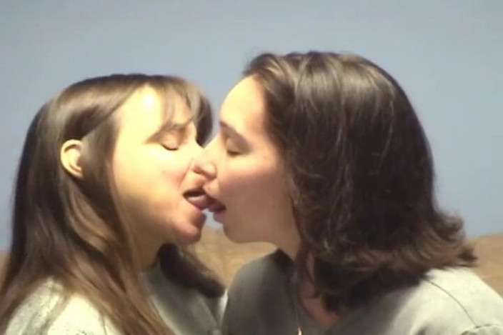 Radical Lesbian: Sex cu înregistrare de acasă - mamă sexy matură și gospodină