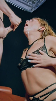 Deepthroat Masterclass - Floor-cam Finale (ungezeigte Perspektive)