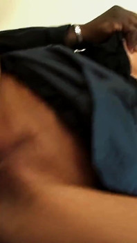 Esposas swinger com tesão são devastadas em orgia interracial selvagem