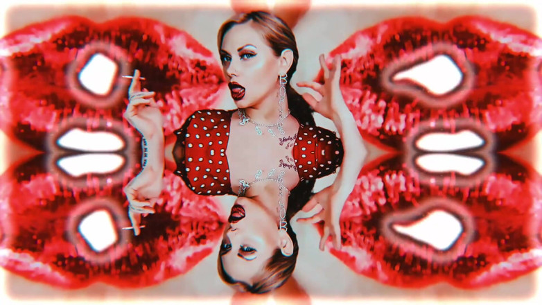 Goddess Misha Goldy: Rauchendes lipsoholia! SCHLEIFE!!!