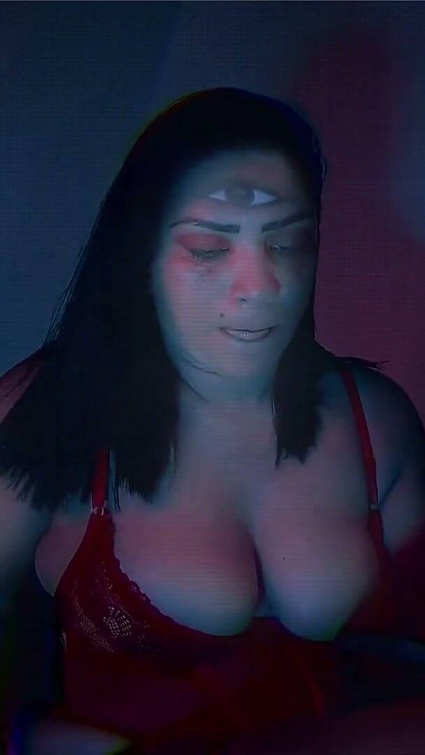 Nicoly Mattos: Witchcraft Unleashed: Stoute Nicoly speelt met haar kont en maakt...