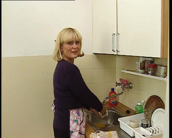 YOUR FIRST PORN: Oma Nicole Kann Noch Mehr... Bunica Nicole poate face chiar...