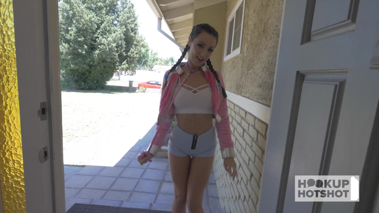 Hookup Hotshot: Kołnierzyk dziwka Lily Adams połyka to wszystko po twardym funtze!
