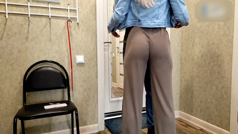 S-Wife Katy: Я зустрів милашку в парку, а вона виявилася німфоманкою і затягла мене до неї для сексу