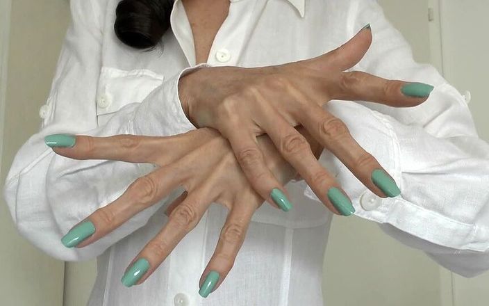 Lady Victoria Valente: Punheta fetiche joi clip - unhas naturais longas azuis