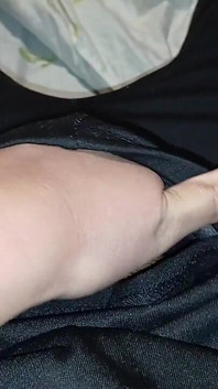 Jag rycker iväg till ljudet av mina lesbiska flickvänner som har sex