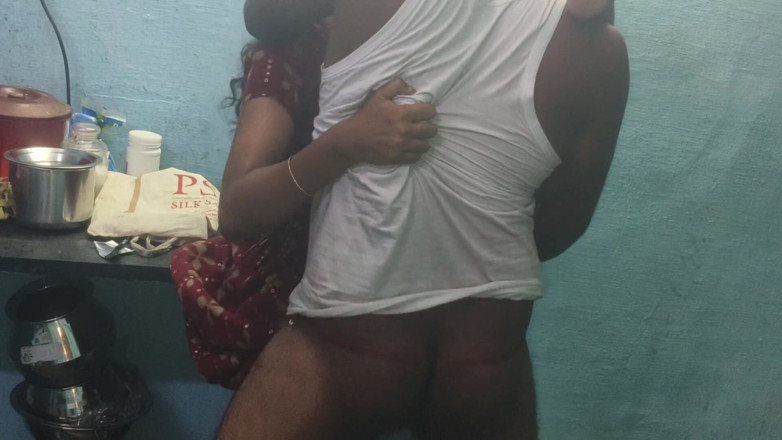 VillageBlackfairy: Sexe debout avec son amant
