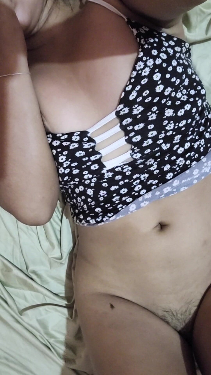 MiLeydi28: Con mi inocencia apenas he aprendido a tocarme