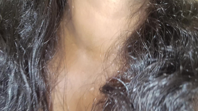 XtremeBabe: 家庭主妇可爱的乳房挤压牛仔姿势