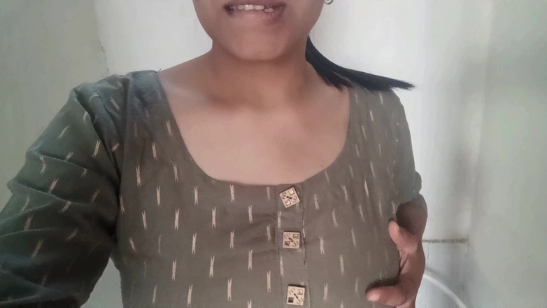 FantacyCouple: Secretamente vio a la cuñada recién casada orinar