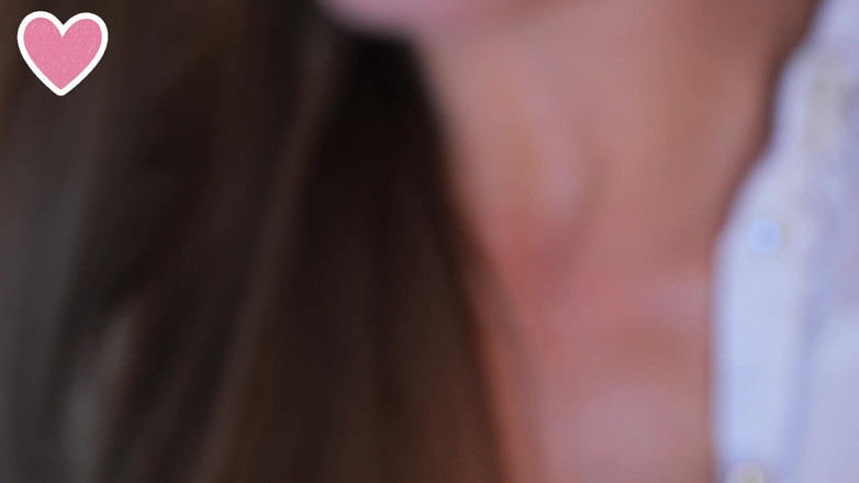 Stella Cardo: A beleza sexy mostrou o bumbum e depois colocou um...