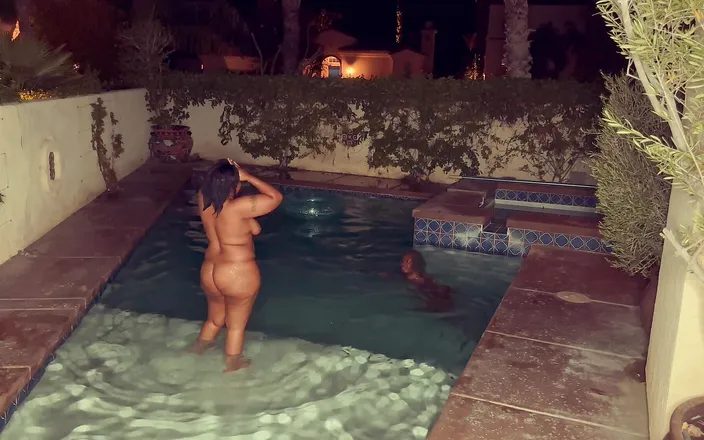 Kendale: Pussy Play Outside in the Pool and Then Some Sloppy...