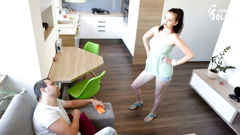 Czech Soles - foot fetish content: Покарання подруги з великим фетишем ніг