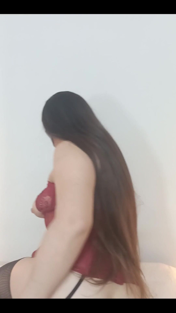 Valery Saenz xxx: 让我的继子抚摸我
