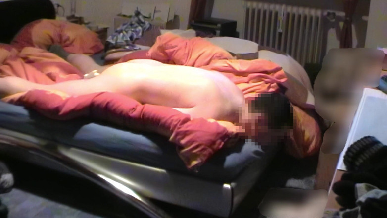 Mark Hannes: Vibrator Hump Masturbation