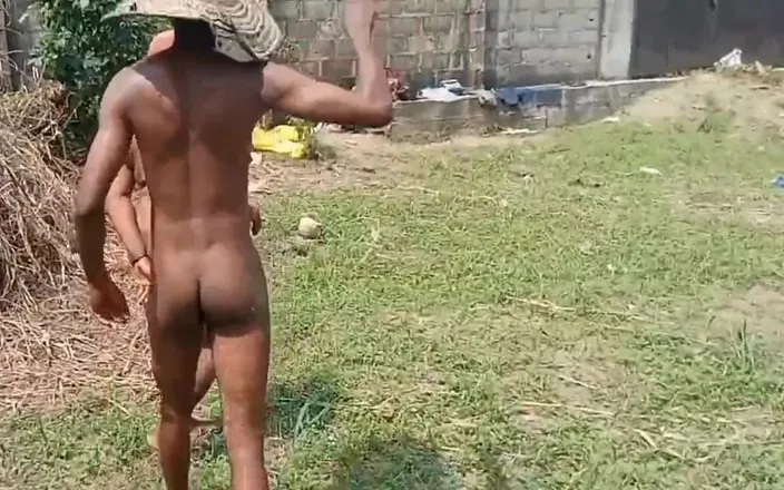 Fukalistik: Adam y Eve follando pueblo al aire libre