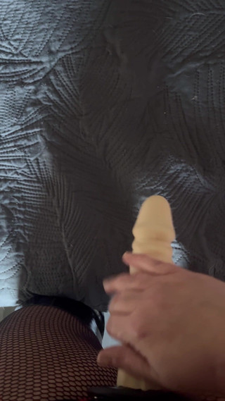 Maitresse Clara: 視点、ストラップオンを掴んで