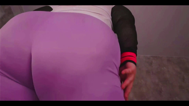 AssGives: 거대한 엉덩이로 휴식을 취하십시오.