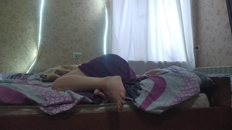 Teen and Milf Female Sex: Iubita mea vine în dormitorul meu și ne futem